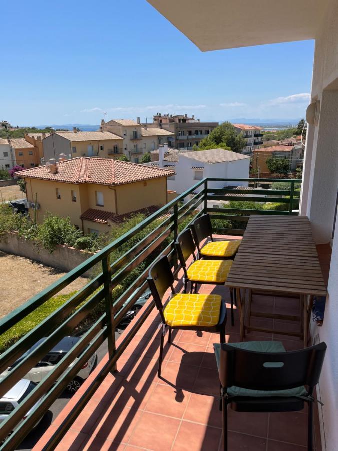 Calma Marina Roses Apartment Luaran gambar