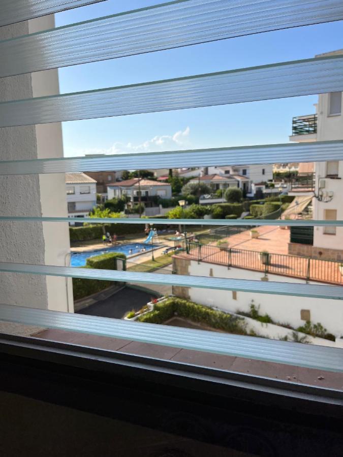 Calma Marina Roses Apartment Luaran gambar