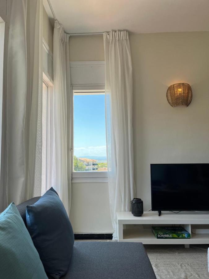 Calma Marina Roses Apartment Luaran gambar