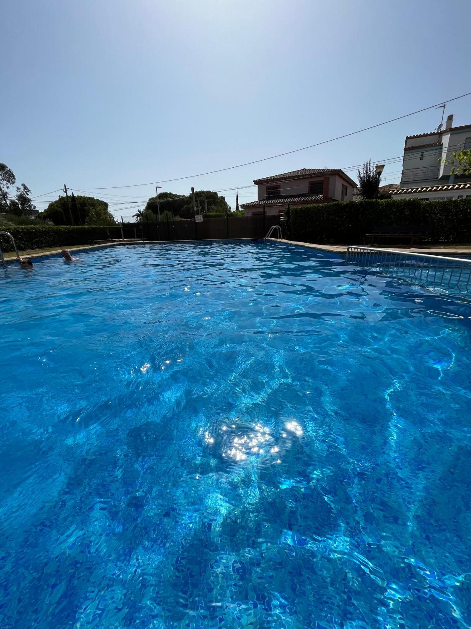 Calma Marina Roses Apartment Luaran gambar