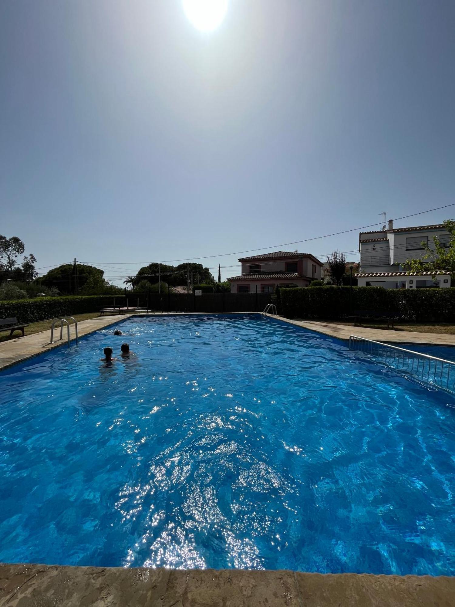 Calma Marina Roses Apartment Luaran gambar
